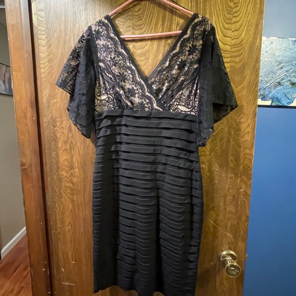 Beautiful Adrianna Papel dress